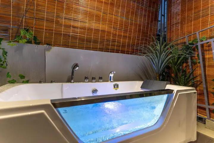 Saigon Hideout Nguyen Trai Apartment โฮจิมินห์ซิตี้ ภายนอก รูปภาพ
